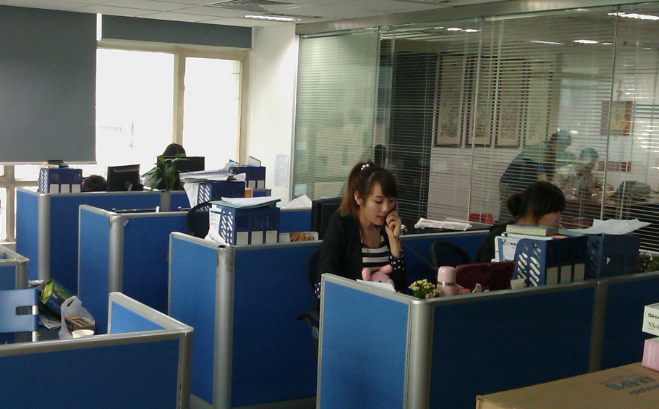 高唐达成建筑机械有限公司装载机与挖掘机在市政工程中的选型对比分析